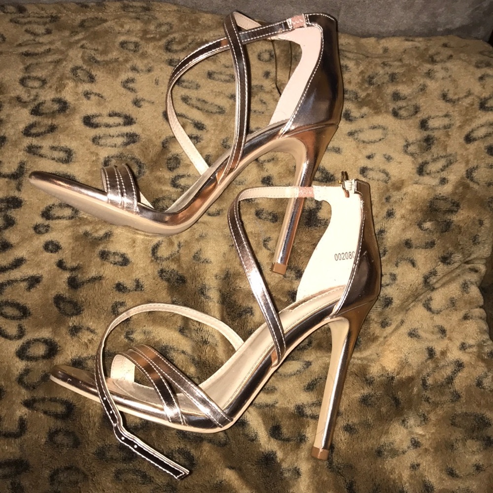 High heels - Picture 2 of 3